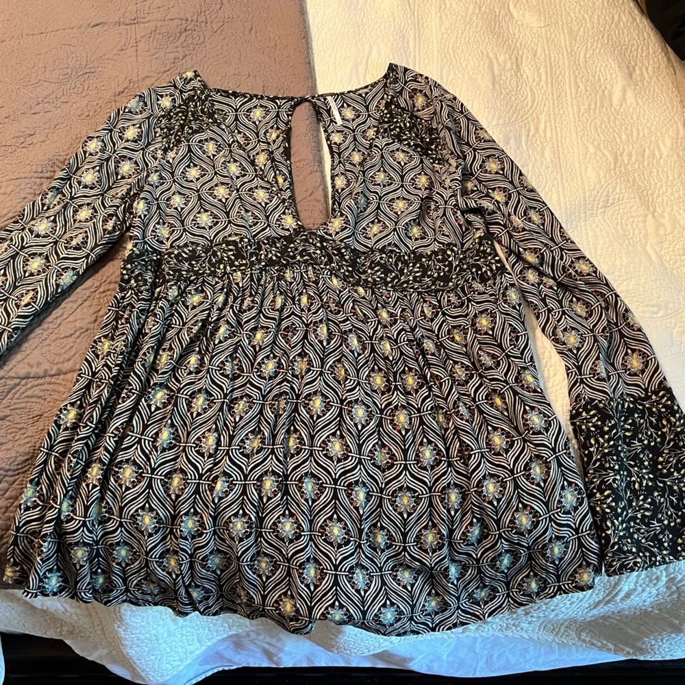 Free people low v front boho top